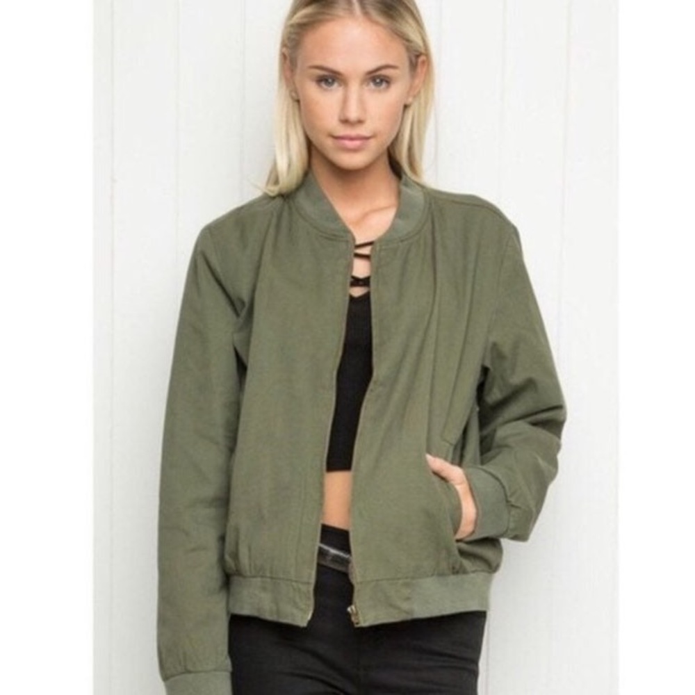 BRANDY MELVILLE BOMBER